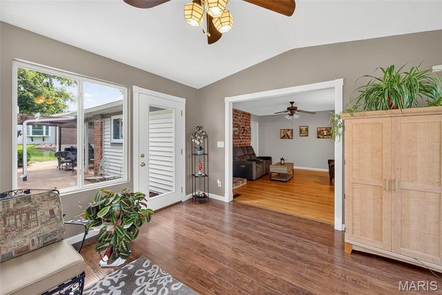 13247 Delft Drive, St Louis, MO 63146