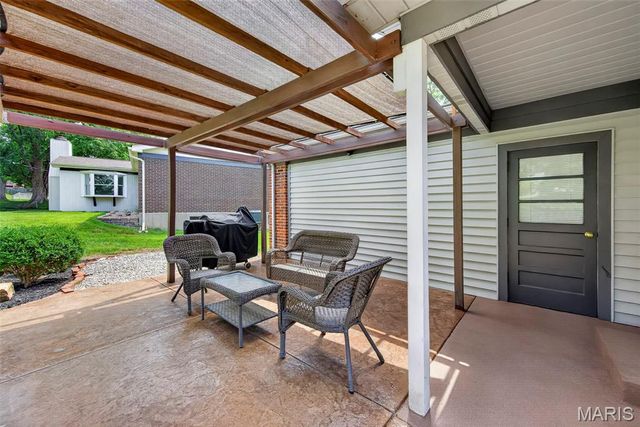 13247 Delft Drive, St Louis, MO 63146
