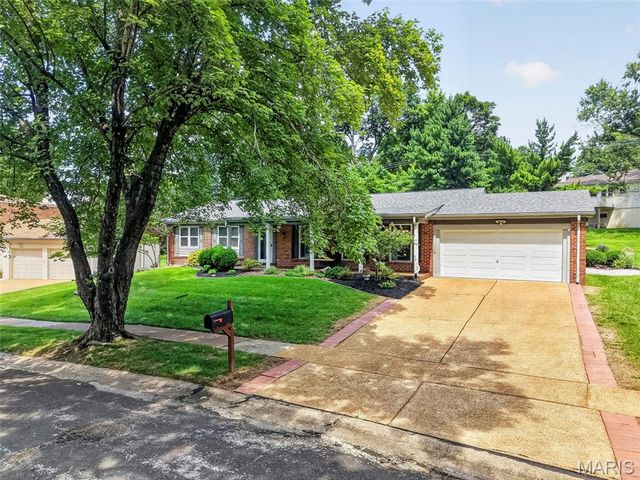 13247 Delft Drive, St Louis, MO 63146