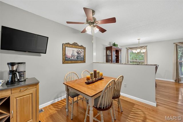 13247 Delft Drive, St Louis, MO 63146