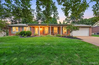13247 Delft Drive, St Louis, MO 63146
