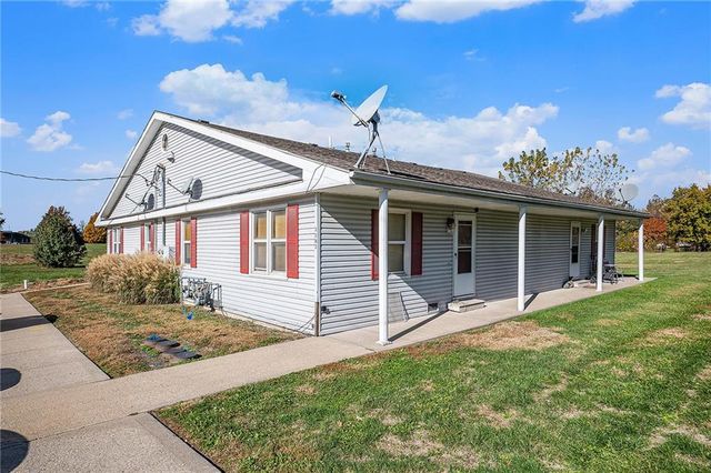 1100 Colonial Drive, Lathrop, MO 64465
