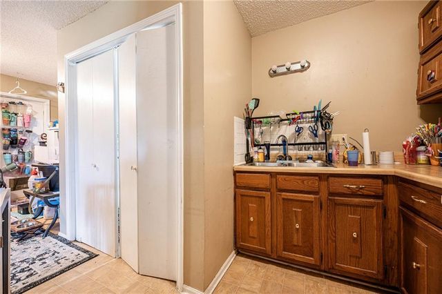 1100 Colonial Drive, Lathrop, MO 64465