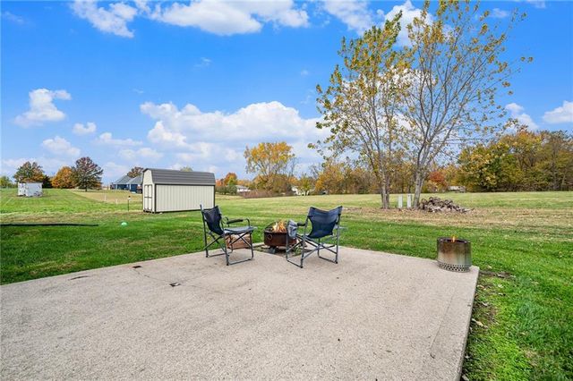 1100 Colonial Drive, Lathrop, MO 64465