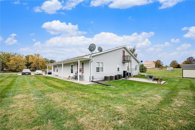 1100 Colonial Drive, Lathrop, MO 64465
