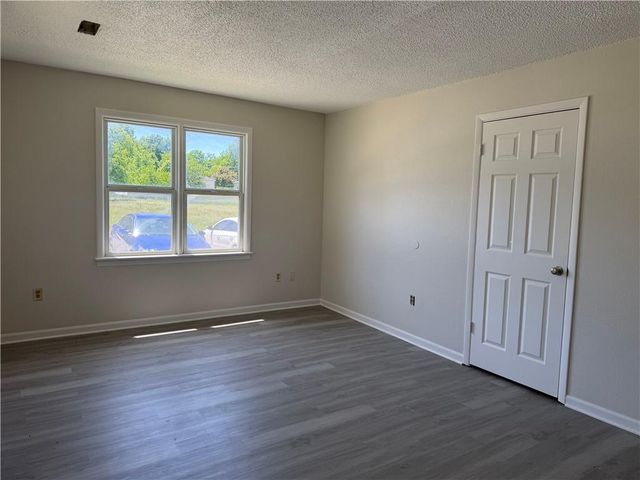 1100 Colonial Drive, Lathrop, MO 64465