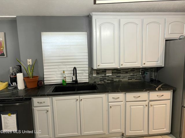 327 Cascades Circle, Clinton, MS 39056