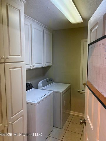 327 Cascades Circle, Clinton, MS 39056