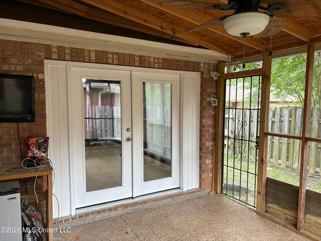 327 Cascades Circle, Clinton, MS 39056
