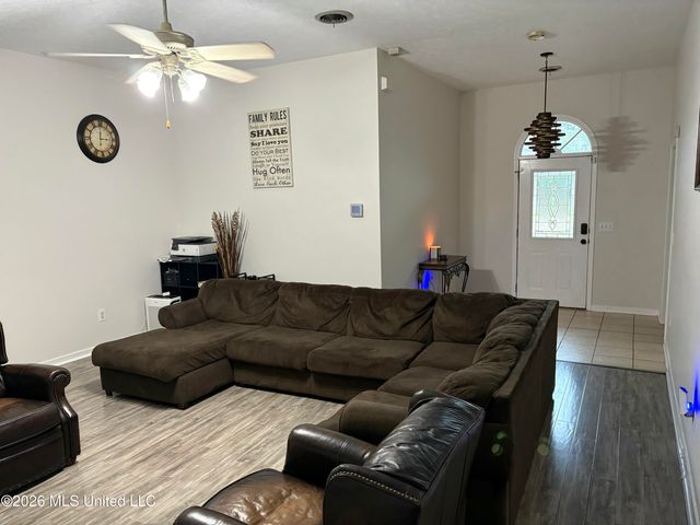 327 Cascades Circle, Clinton, MS 39056