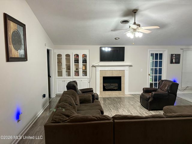 327 Cascades Circle, Clinton, MS 39056