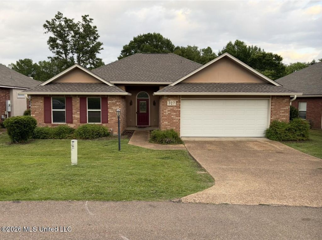 327 Cascades Circle, Clinton, MS 39056