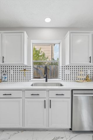 11306 Avon Place, Houston, TX 77066