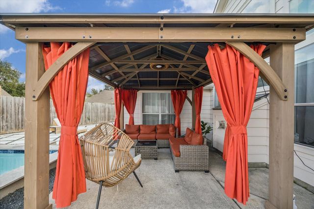 11306 Avon Place, Houston, TX 77066