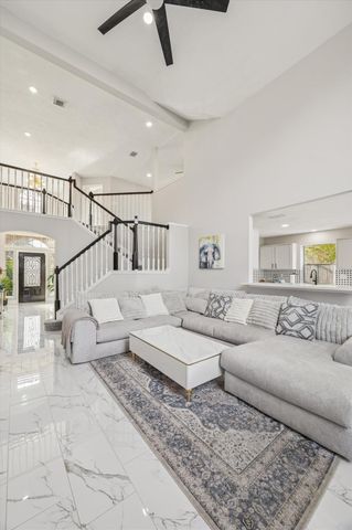 11306 Avon Place, Houston, TX 77066