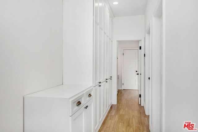 6110 N De Longpre Avenue 3, Los Angeles, CA 90028