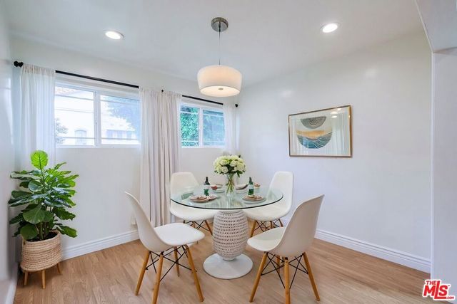 6110 N De Longpre Avenue 3, Los Angeles, CA 90028