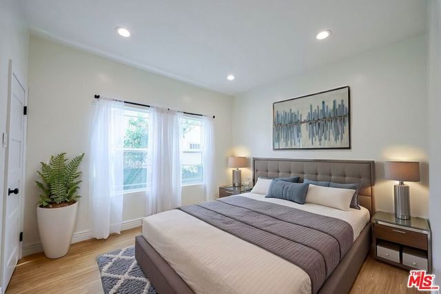 6110 N De Longpre Avenue 3, Los Angeles, CA 90028