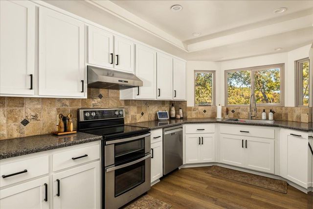 10411 Rough And Ready Rd, Rough And Ready, CA 95975