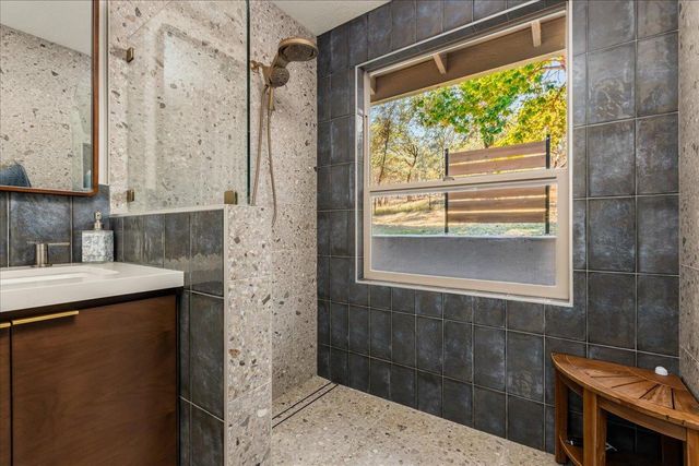 10411 Rough And Ready Rd, Rough And Ready, CA 95975