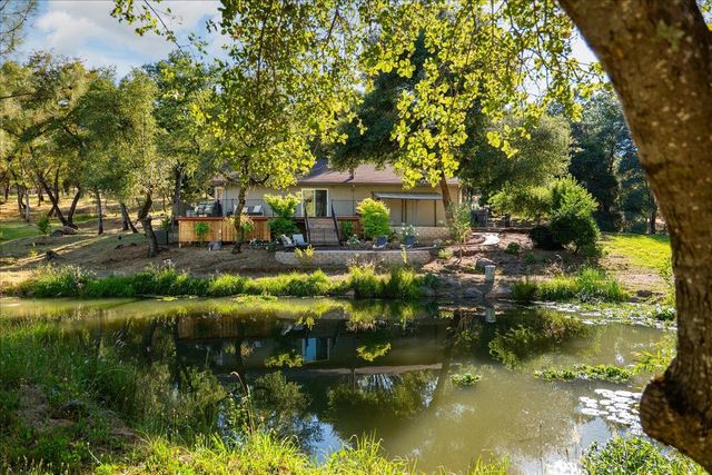 10411 Rough And Ready Rd, Rough And Ready, CA 95975