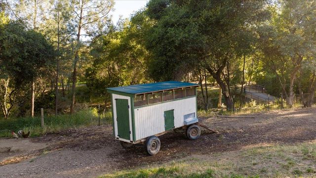 10411 Rough And Ready Rd, Rough And Ready, CA 95975