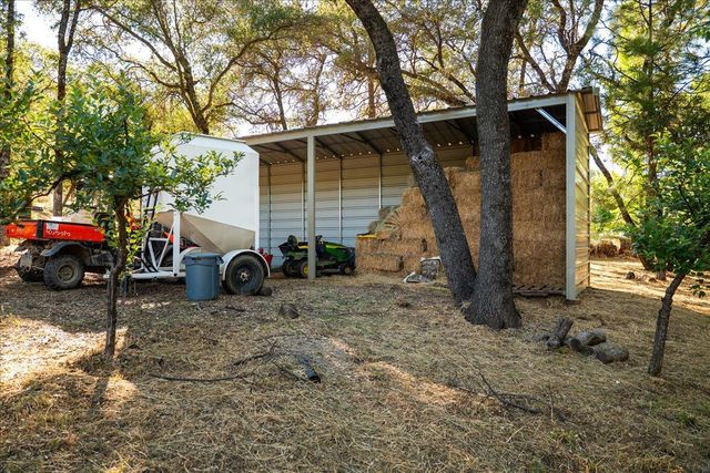 10411 Rough And Ready Rd, Rough And Ready, CA 95975
