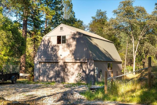 10411 Rough And Ready Rd, Rough And Ready, CA 95975