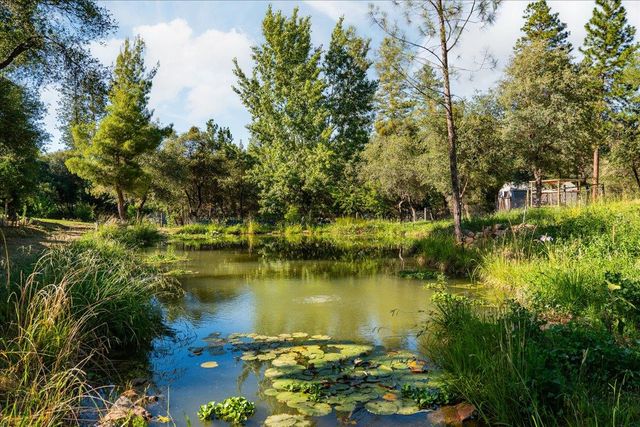 10411 Rough And Ready Rd, Rough And Ready, CA 95975