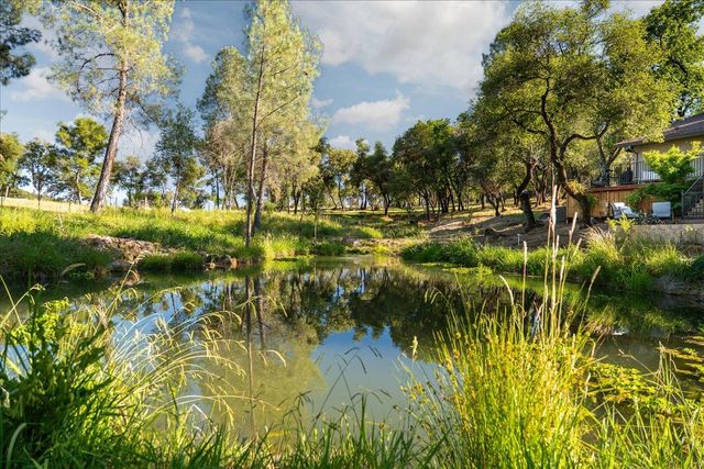 10411 Rough And Ready Rd, Rough And Ready, CA 95975