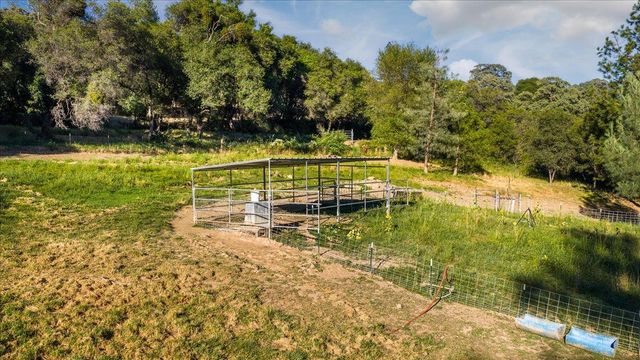 10411 Rough And Ready Rd, Rough And Ready, CA 95975