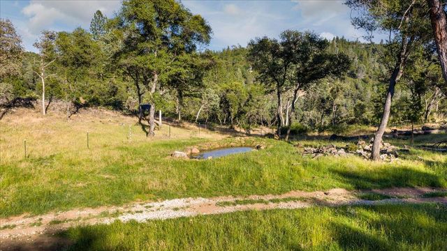 10411 Rough And Ready Rd, Rough And Ready, CA 95975