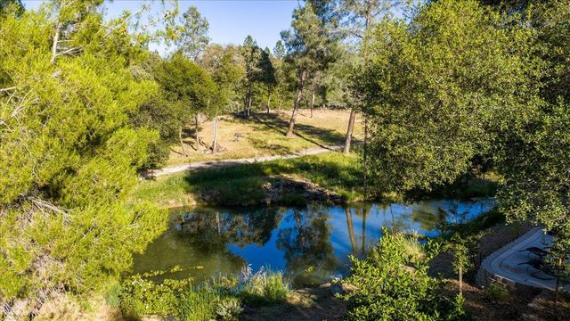 10411 Rough And Ready Rd, Rough And Ready, CA 95975