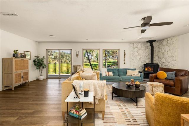 10411 Rough And Ready Rd, Rough And Ready, CA 95975