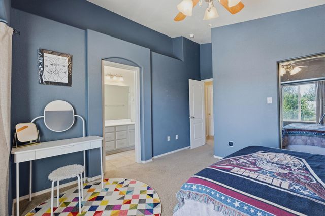 10340 Calle Hermosa Place NW, Albuquerque, NM 87114