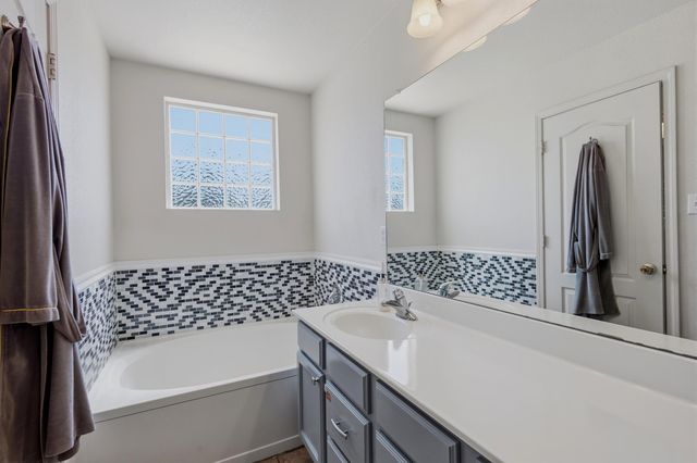 10340 Calle Hermosa Place NW, Albuquerque, NM 87114