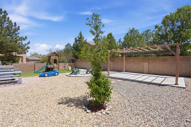 10340 Calle Hermosa Place NW, Albuquerque, NM 87114