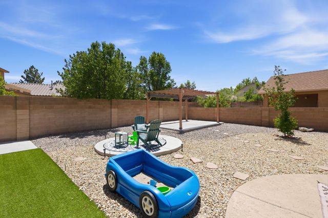 10340 Calle Hermosa Place NW, Albuquerque, NM 87114
