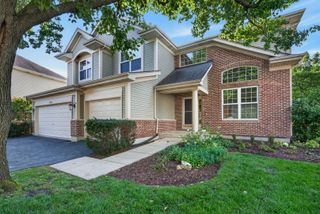 2570 N Jade Avenue, Arlington Heights, IL 60004
