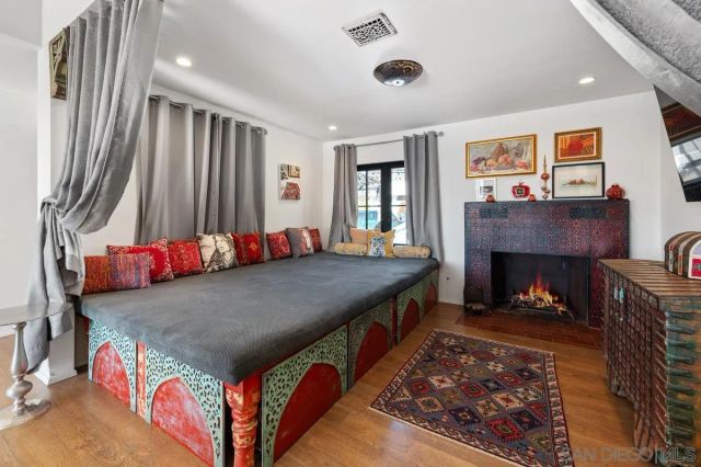 2303 Wilbur Ave, San Diego, CA 92109