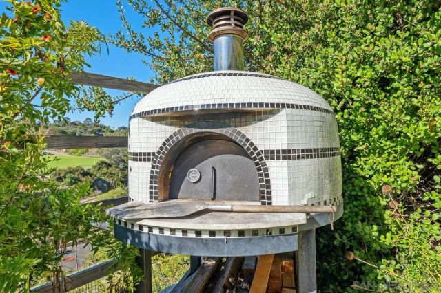 2303 Wilbur Ave, San Diego, CA 92109