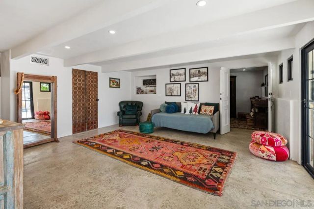 2303 Wilbur Ave, San Diego, CA 92109