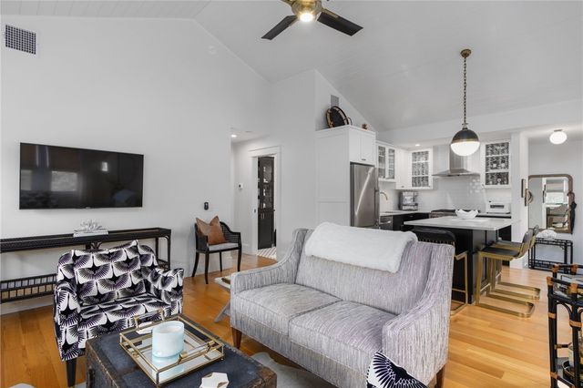 11 Eustis Avenue, Newport, RI 02840