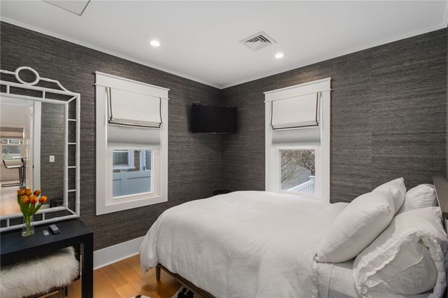 11 Eustis Avenue, Newport, RI 02840