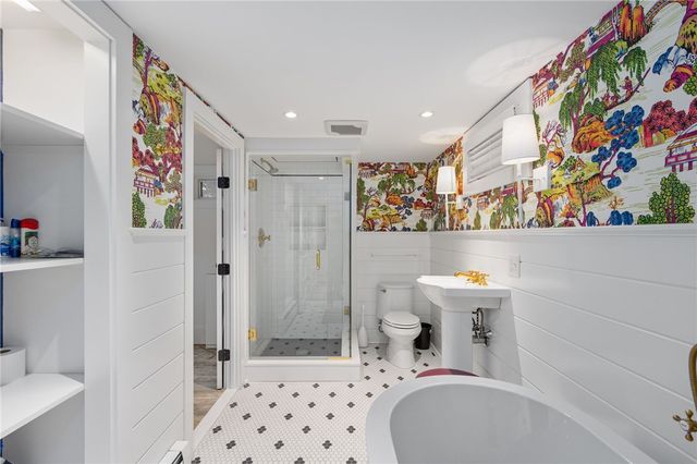 11 Eustis Avenue, Newport, RI 02840