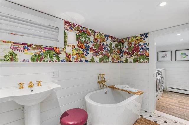 11 Eustis Avenue, Newport, RI 02840