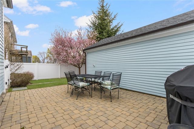 11 Eustis Avenue, Newport, RI 02840