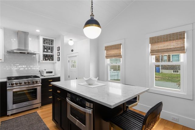 11 Eustis Avenue, Newport, RI 02840