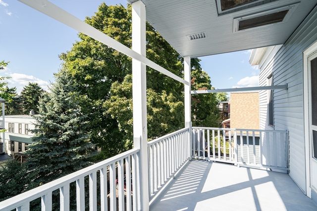 25 Magoun St 3, Cambridge, MA 02140