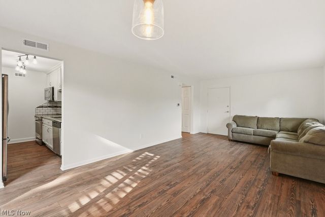 489 W Streetsboro Street A, Hudson, OH 44236